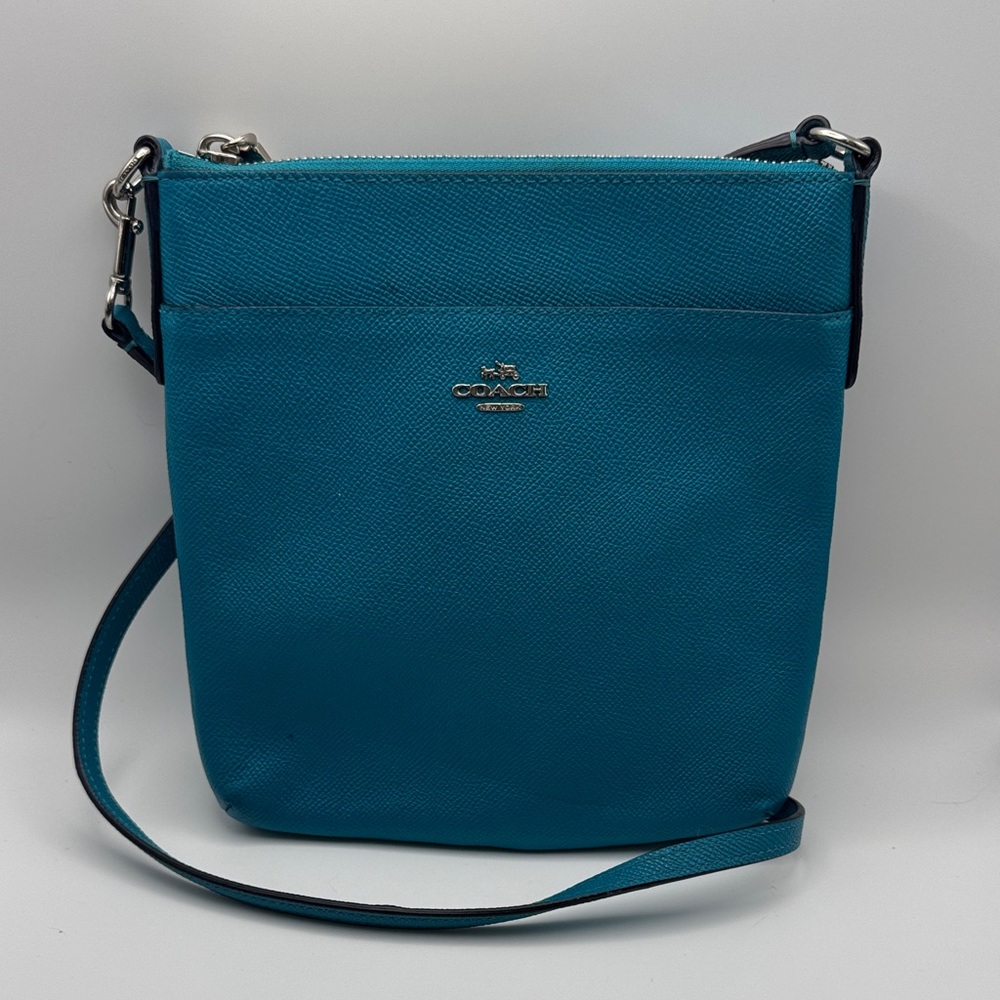 Coach Kitt Crossbody Bag Teal Pebbled Leather Adjustable Strap Small Purse - Picture 1 of 10